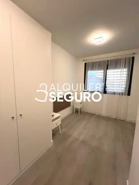 Dormitori de Pis de lloguer en Valdemoro amb Aire condicionat, Calefacció i Terrassa