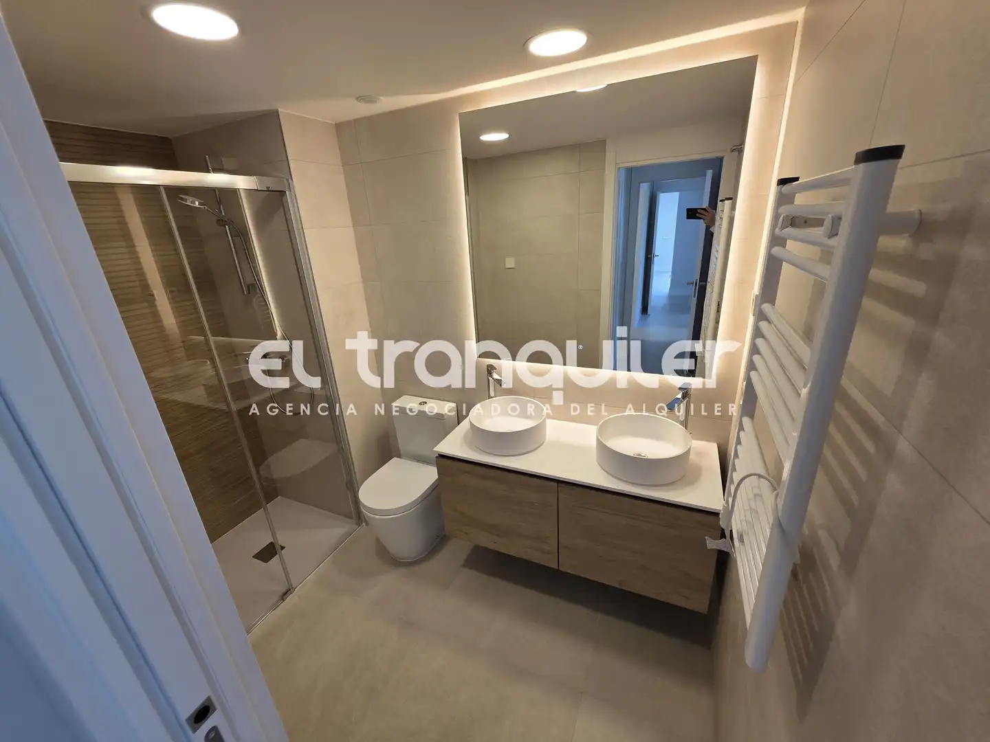 Bathroom of Flat for rent in Madrid  with Air Conditioner, Terrace and Storage room