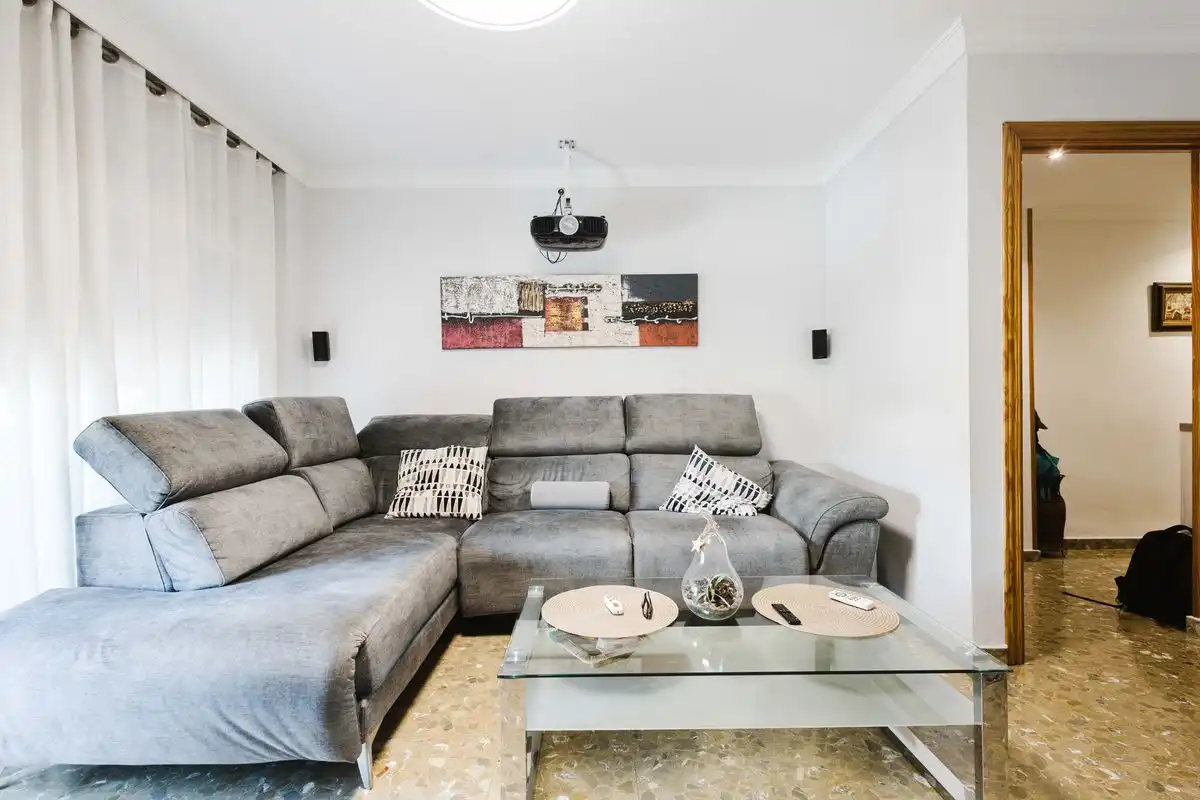 Sala d'estar de Casa adosada en venda en Marbella amb Calefacció, Terrassa i Balcó