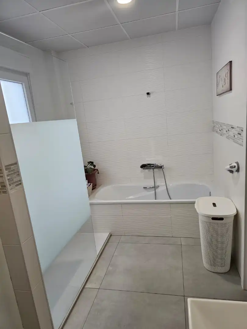 Badezimmer von Wohnung zum Verkauf in Badajoz mit Klimaanlage, Heizung und Balkon