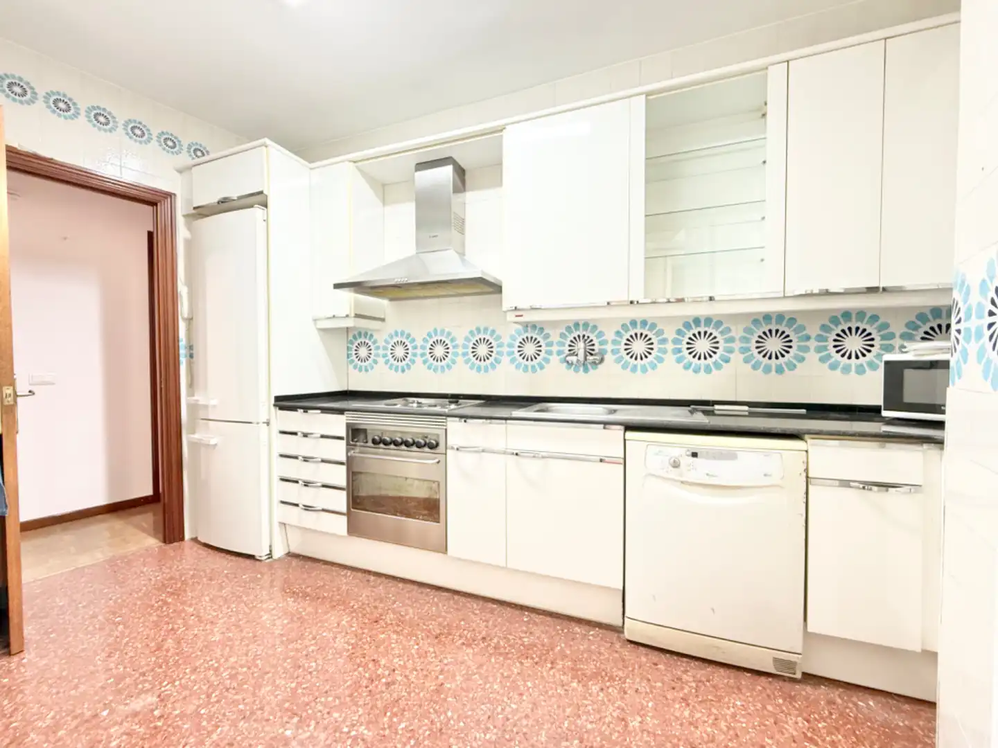 Kitchen of Flat for sale in Sant Just Desvern  with Air Conditioner, Heating and Parquet flooring