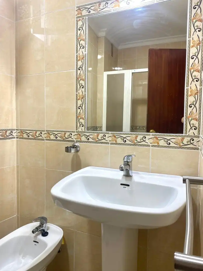 Baño de Piso en venta en Sanlúcar de Barrameda con Aire acondicionado y Balcón