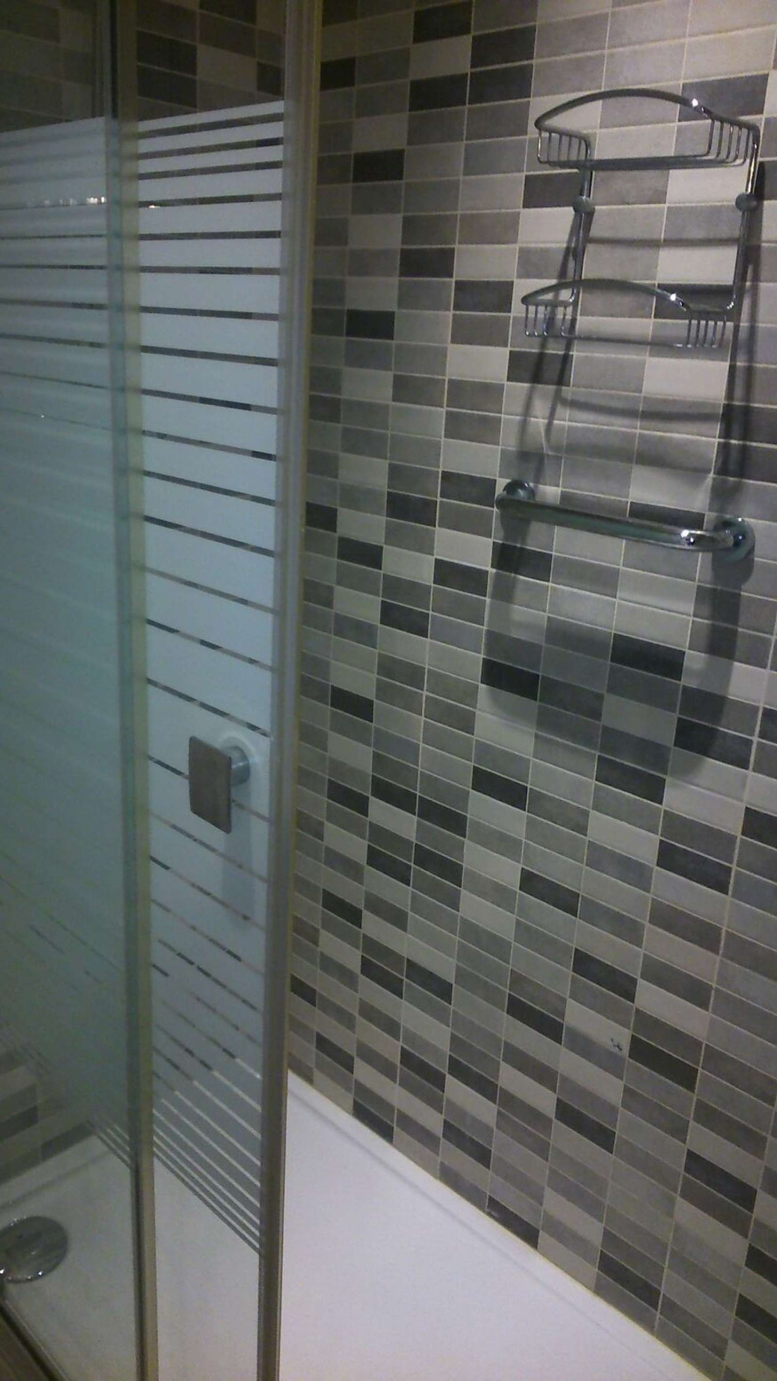 Bathroom of Apartment to share in  Jaén Capital  with Air Conditioner and Terrace