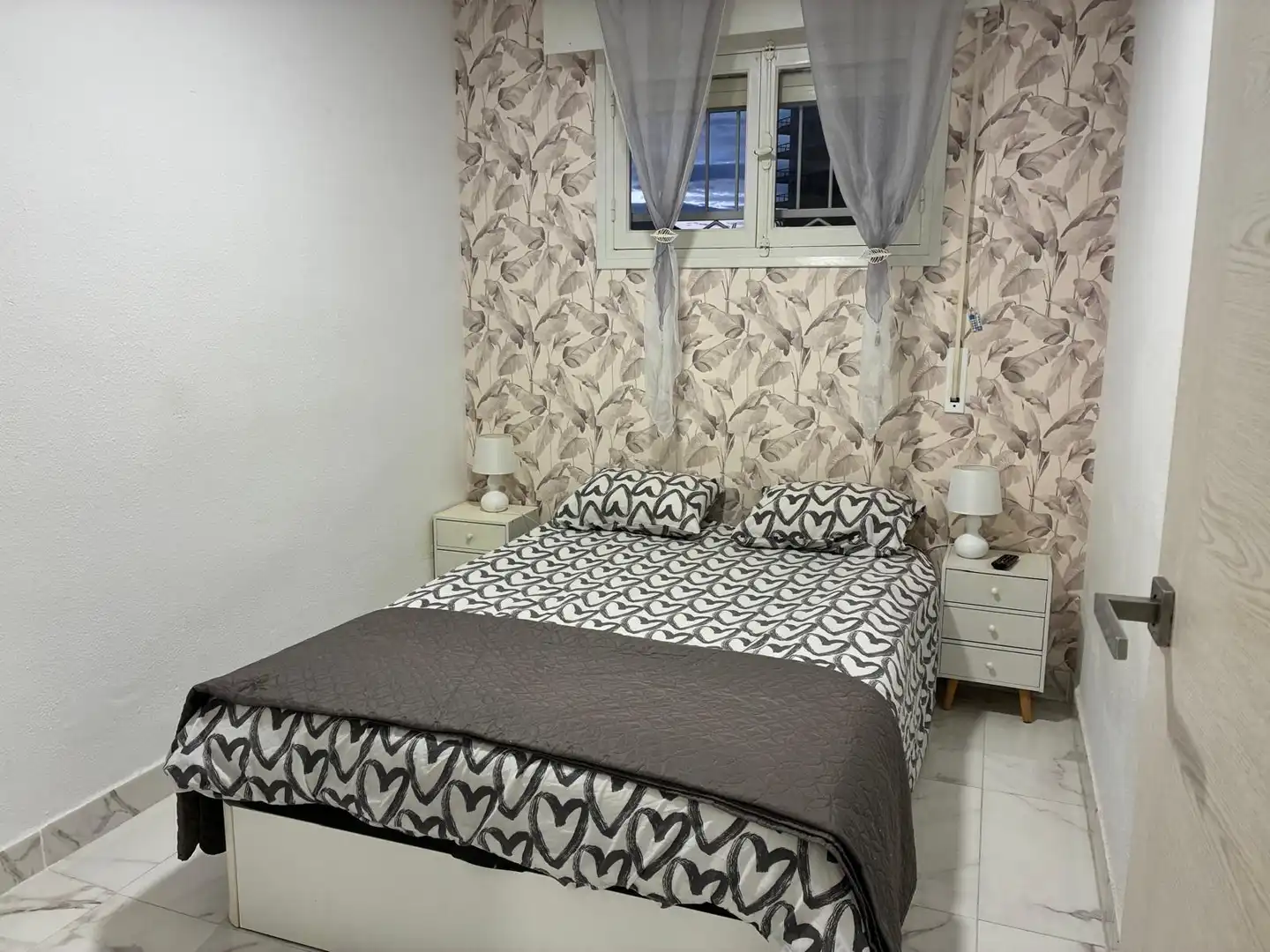 Habitación de Apartamento de alquiler en Finestrat con Aire acondicionado, Jardín privado y Terraza