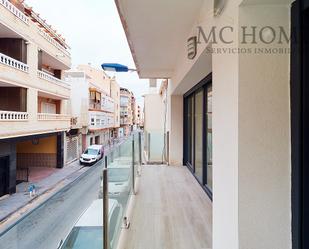 Vista exterior de Pis de lloguer en Torrevieja amb Aire condicionat, Moblat i Forn