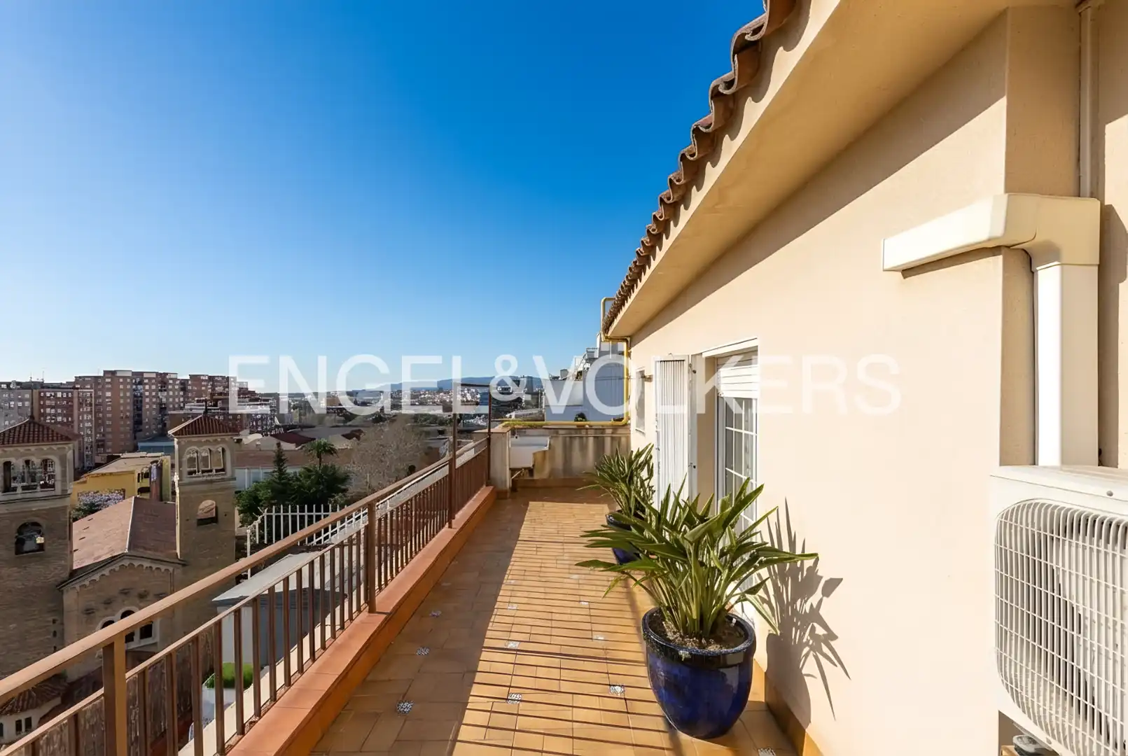 Terrassa de Àtic en venda en L'Hospitalet de Llobregat amb Aire condicionat, Calefacció i Parquet