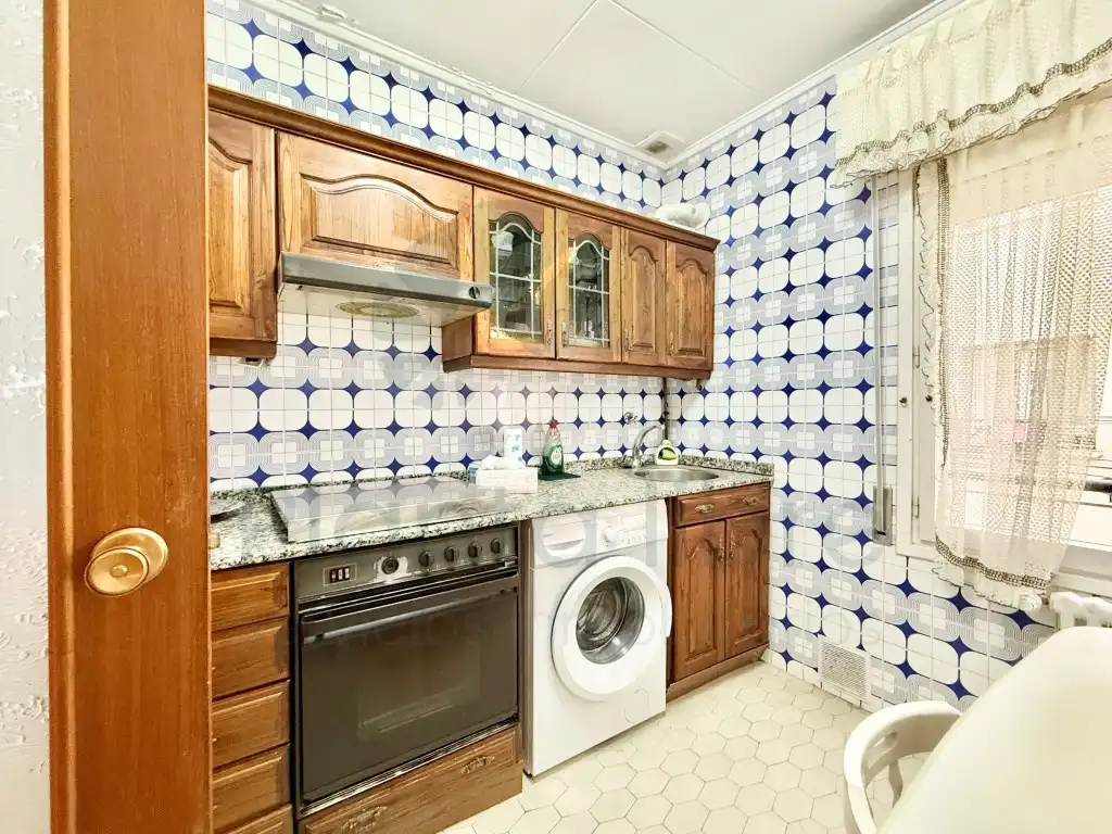 Kitchen of Flat for sale in  Logroño  with Air Conditioner, Heating and Balcony