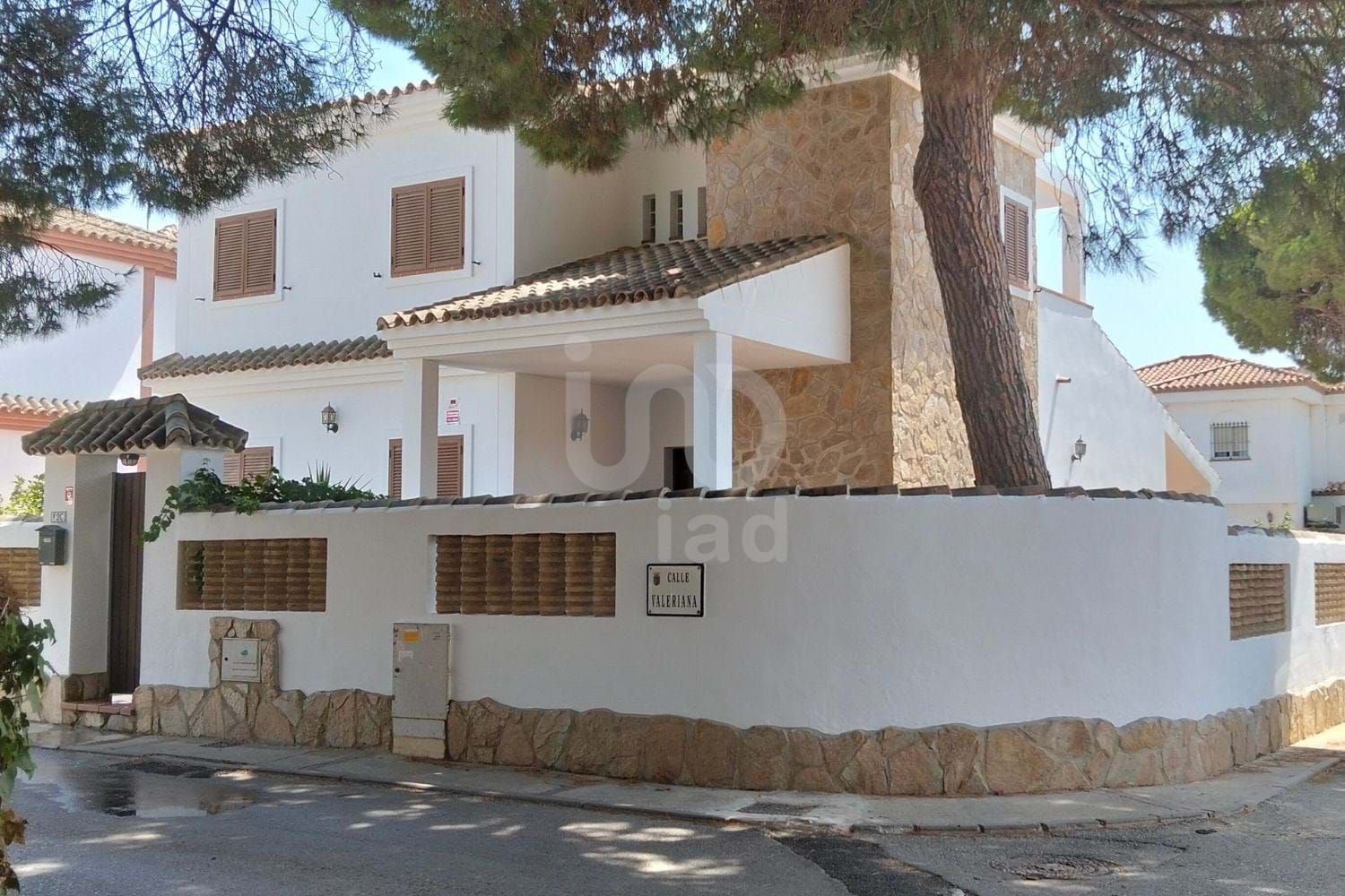 Exterior view of House or chalet for sale in Chiclana de la Frontera  with Air Conditioner, Heating and Terrace
