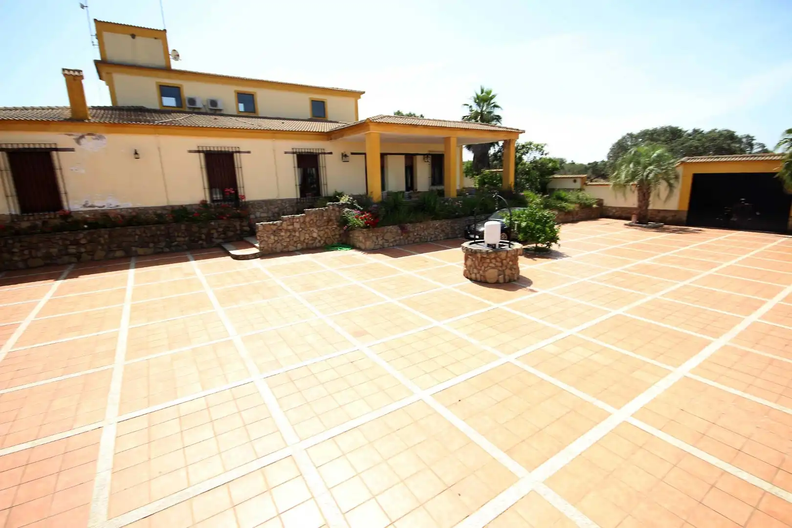 Terraza de Finca rústica en venta en Alcuéscar con Aire acondicionado