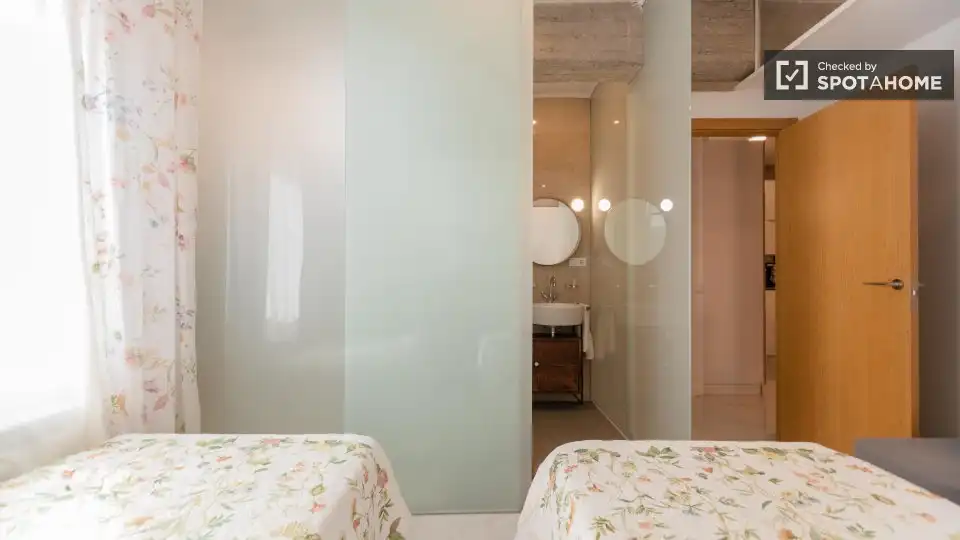Bedroom of Flat for rent in Valencia  with Air Conditioner, Heating and Furnished