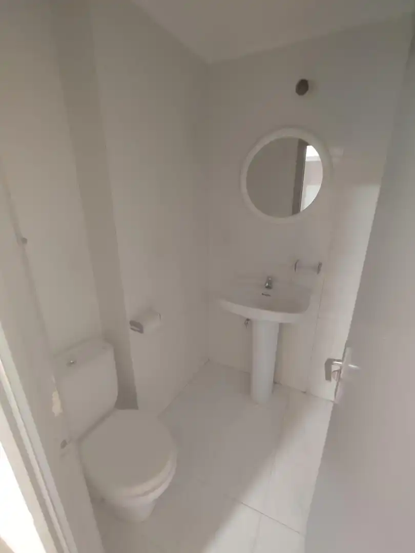 Bathroom of Commercial properties for rent in Bilbao 