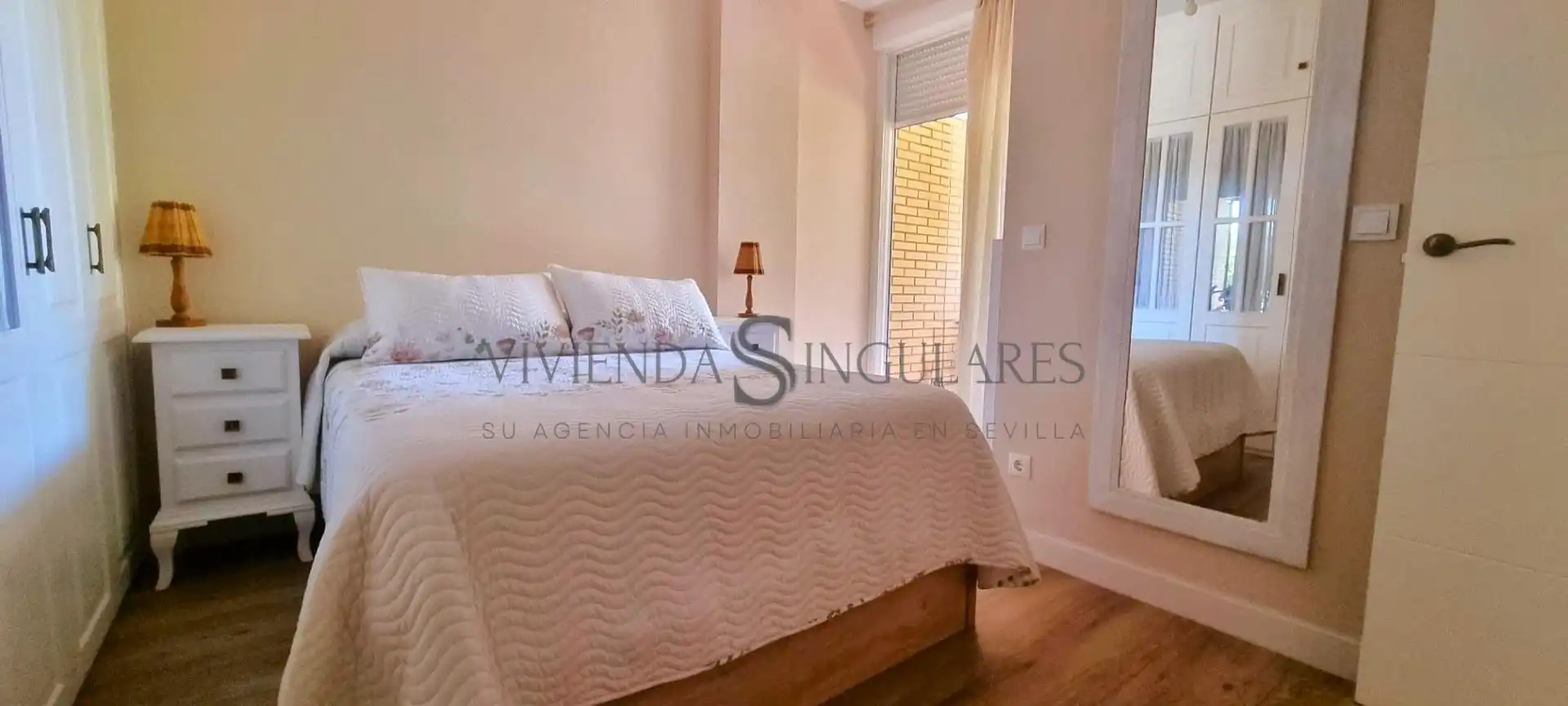 Bedroom of Flat for sale in Sevilla  with Air Conditioner, Heating and Private garden