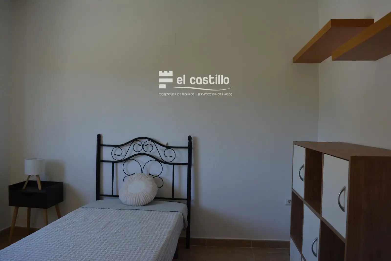 Dormitori de Pis de lloguer en Sotillo de la Adrada amb Aire condicionat, Calefacció i Terrassa