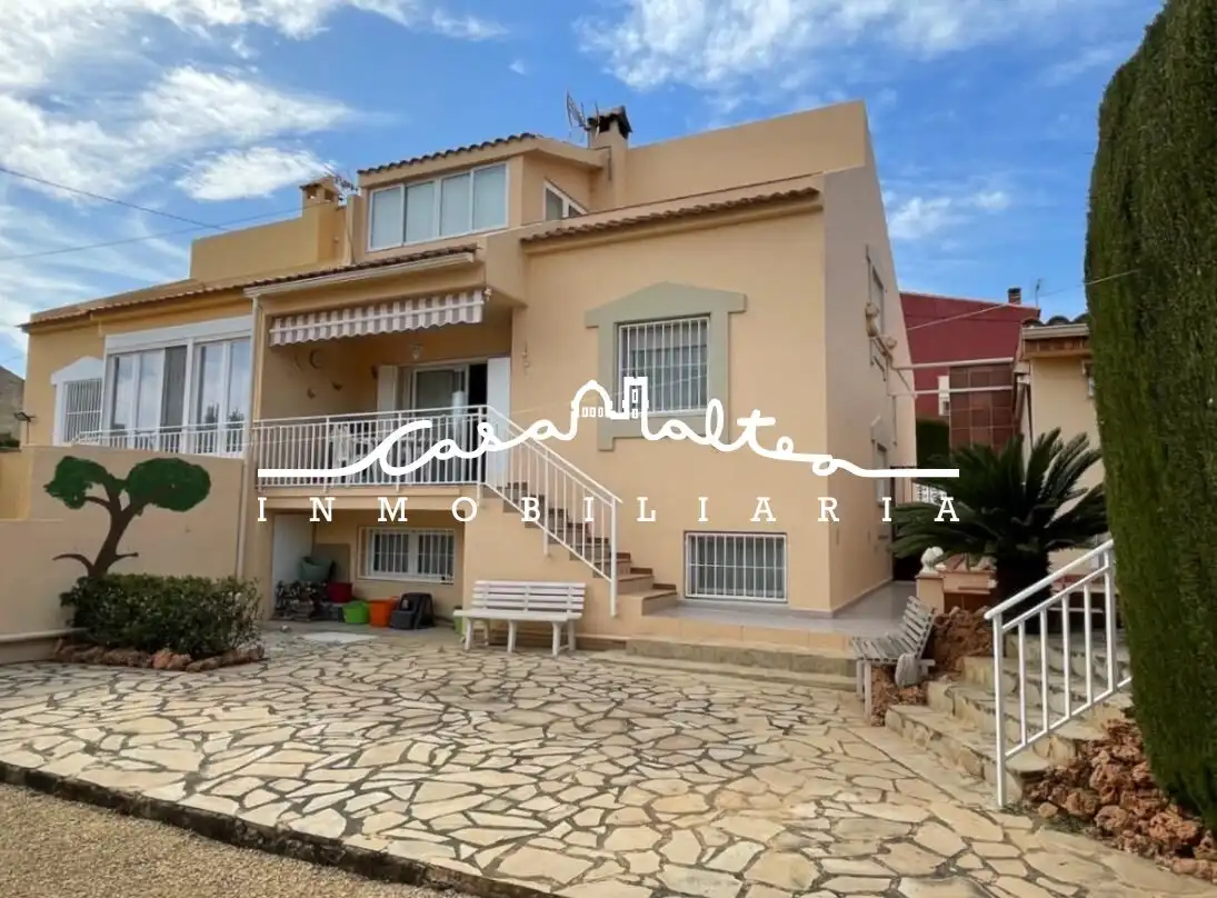 Vista exterior de Casa o chalet en venta en La Nucia con Aire acondicionado, Jardín privado y Trastero