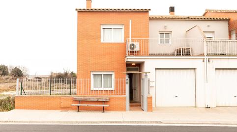 Foto 2 de Casa adosada en venda a Avenida Zaragoza, Sariñena, Huesca