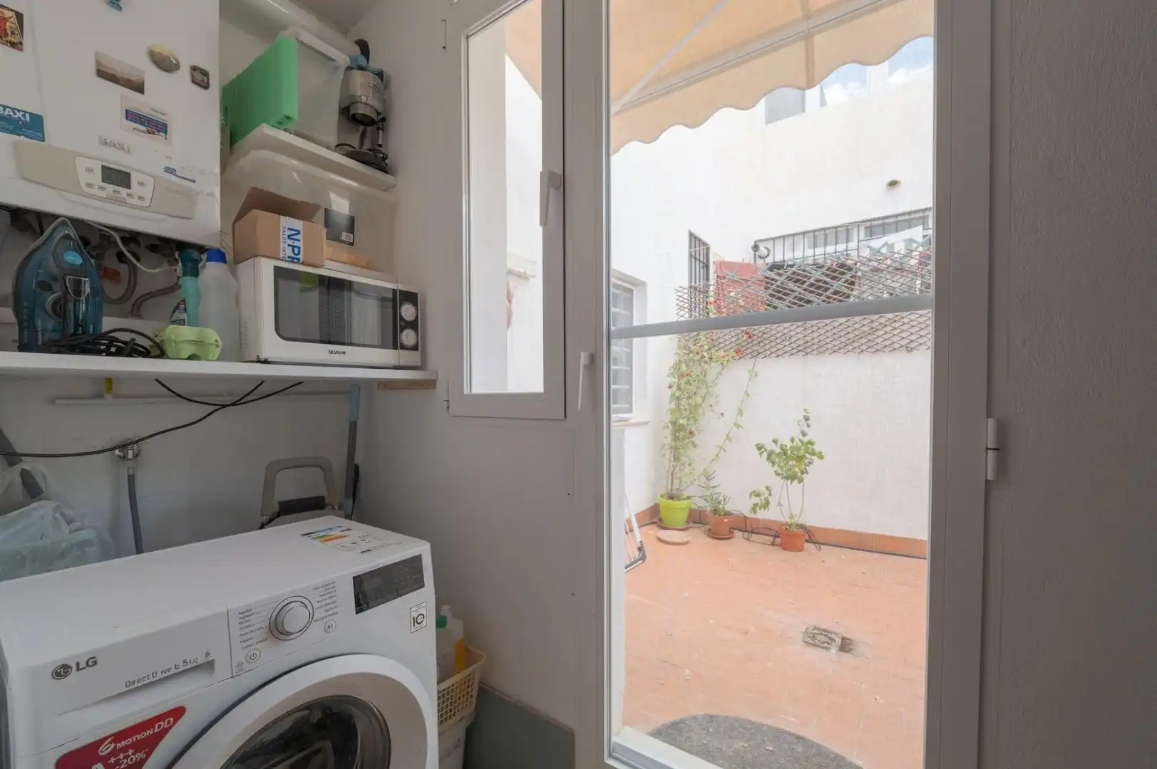 Balcony of Flat for sale in Genil