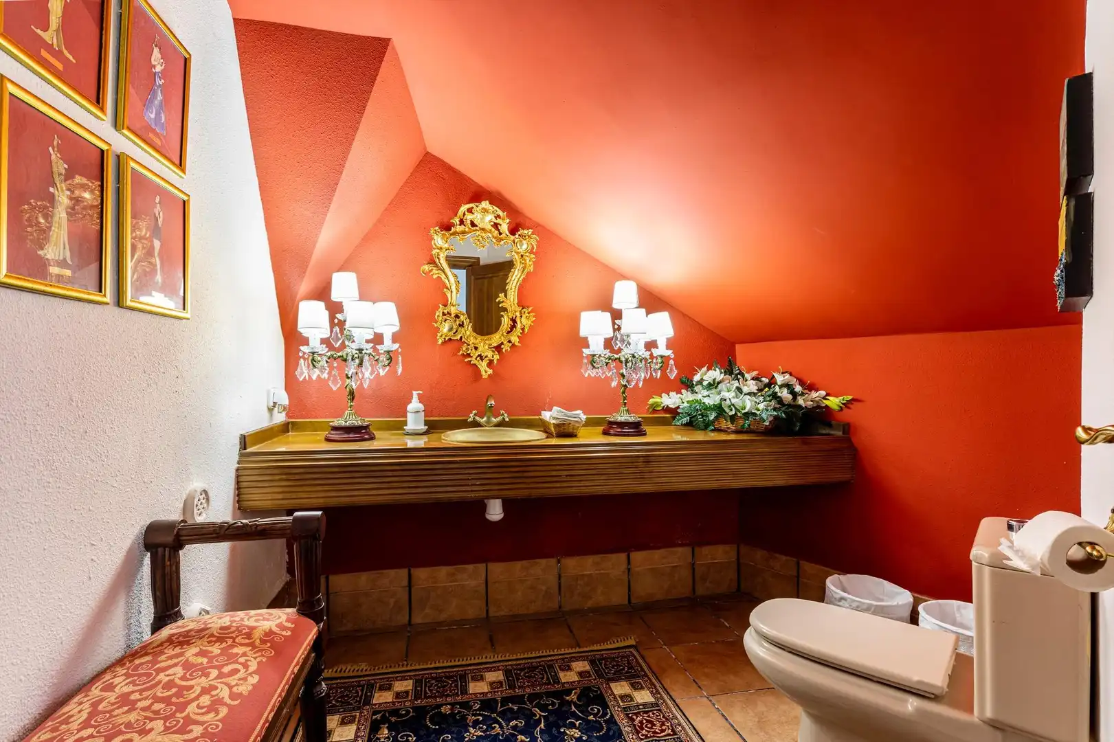 Bathroom of Houses for sale in Chiva  with Air Conditioner, Private garden and Terrace