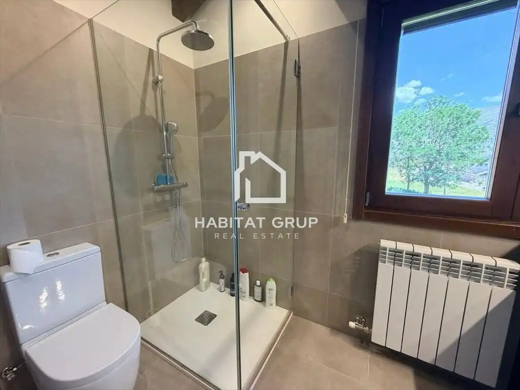 Bathroom of Houses for rent in Bellver de Cerdanya  with Air Conditioner, Heating and Private garden