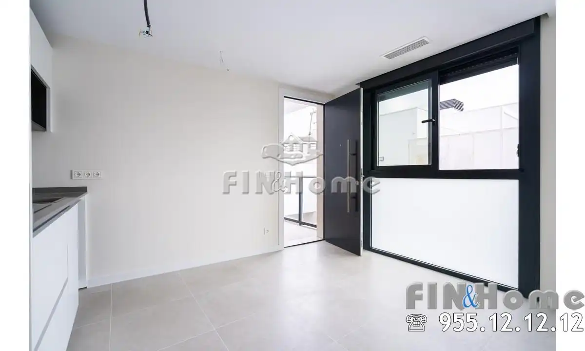 Ático en venta en Sevilla con Aire acondicionado, Calefacción y Jardín privado