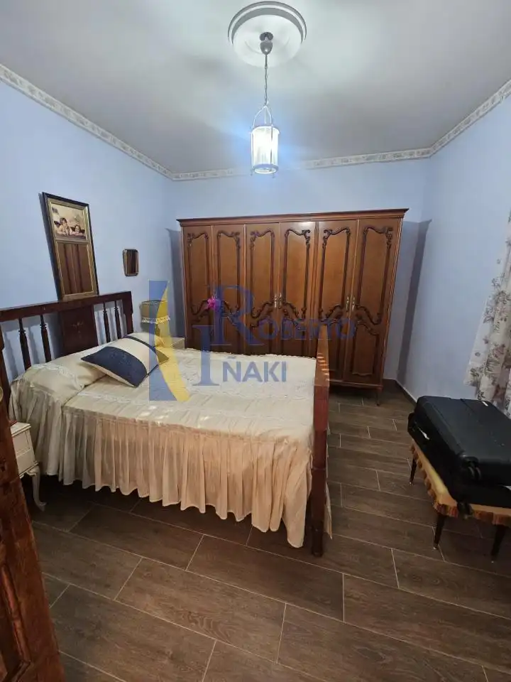 Dormitori de Casa o xalet en venda en Gusendos de los Oteros amb Jardí privat, Traster i Moblat