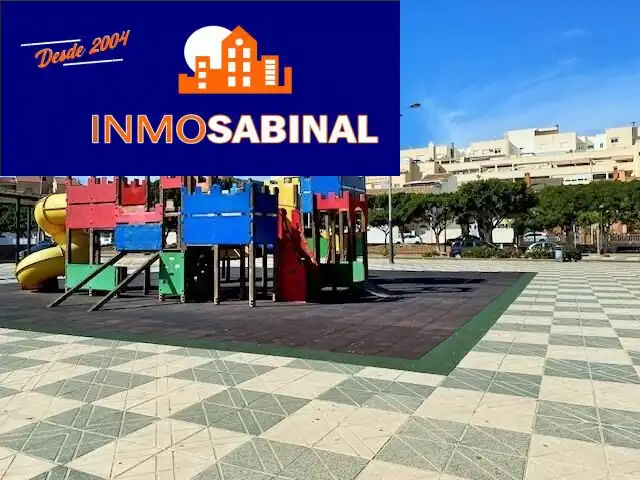 Vista exterior de Casa o chalet en venta en Roquetas de Mar con Terraza y Balcón