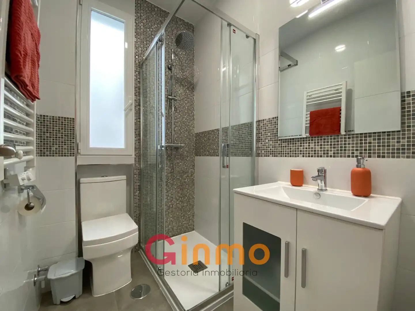 Badezimmer von Wohnung zur Miete in Madrid mit Klimaanlage, Möbliert und Ofen
