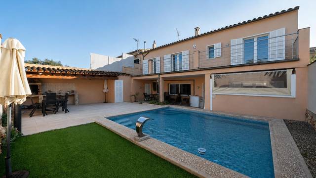 Casa-chalet en Venta en  JESUS en Ariany