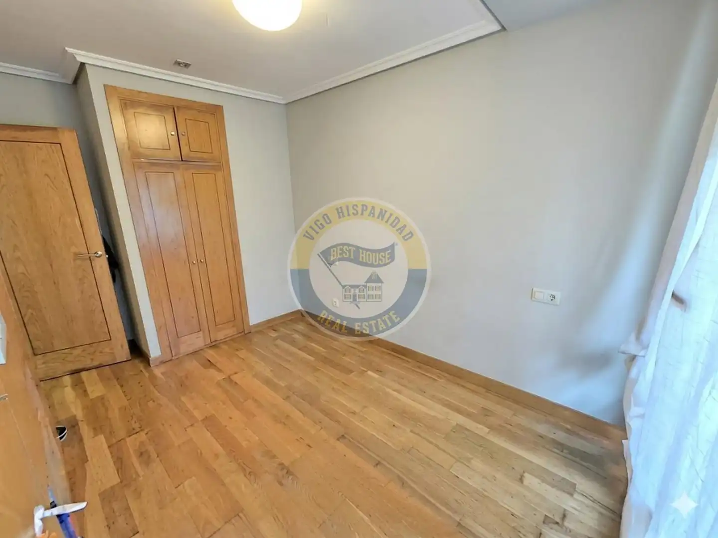 Wohnung zur Miete in Vigo  mit Heizung, Parkett und Möbliert