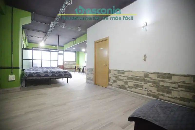Habitación de Local en venta en Basauri  con Amueblado