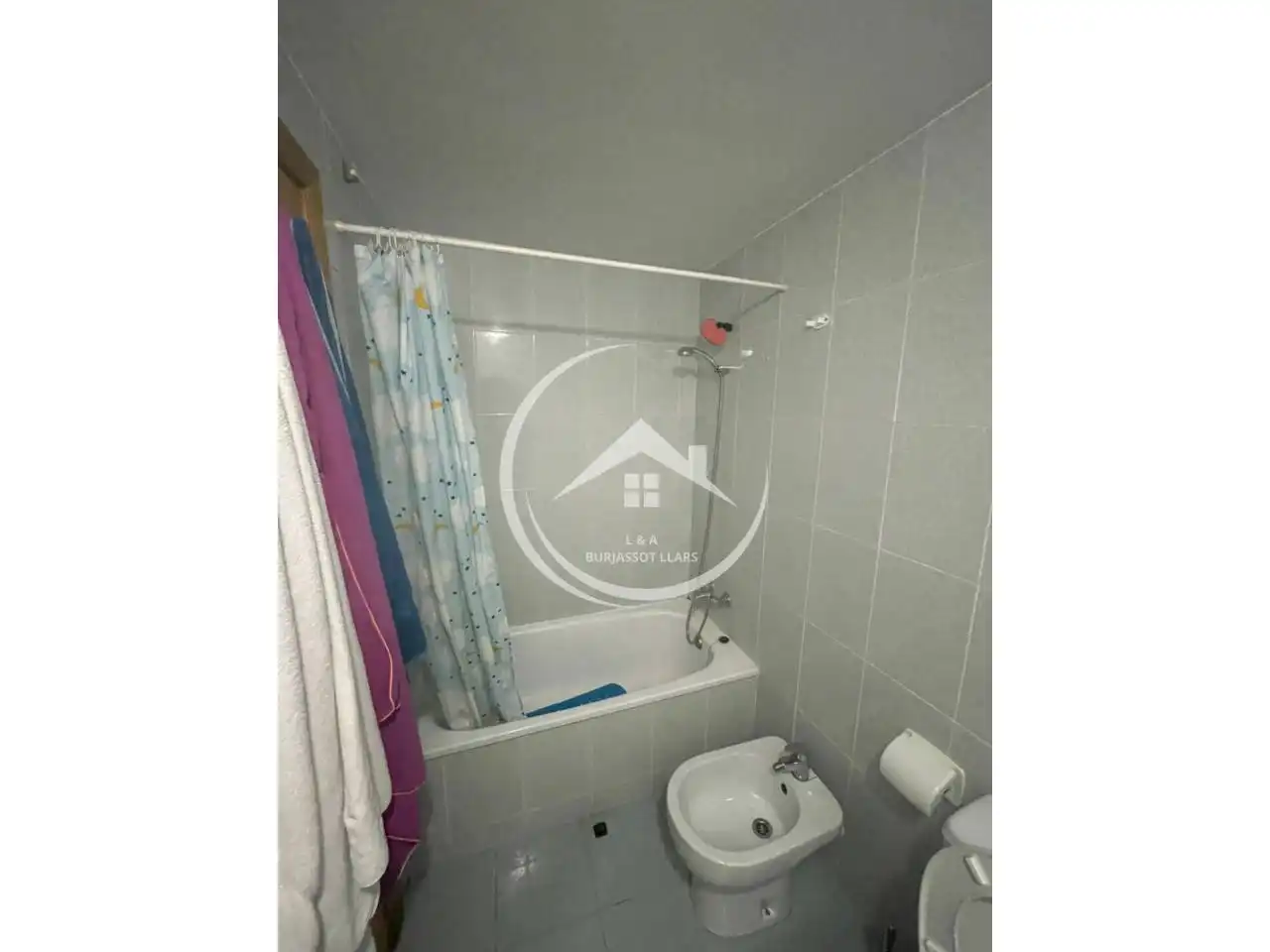 Bathroom of Flat for rent in Burjassot  with Furnished and Balcony