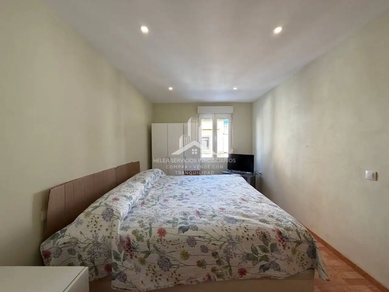 Dormitori de Apartament en venda en Vila-real amb Parquet, Terrassa i Traster