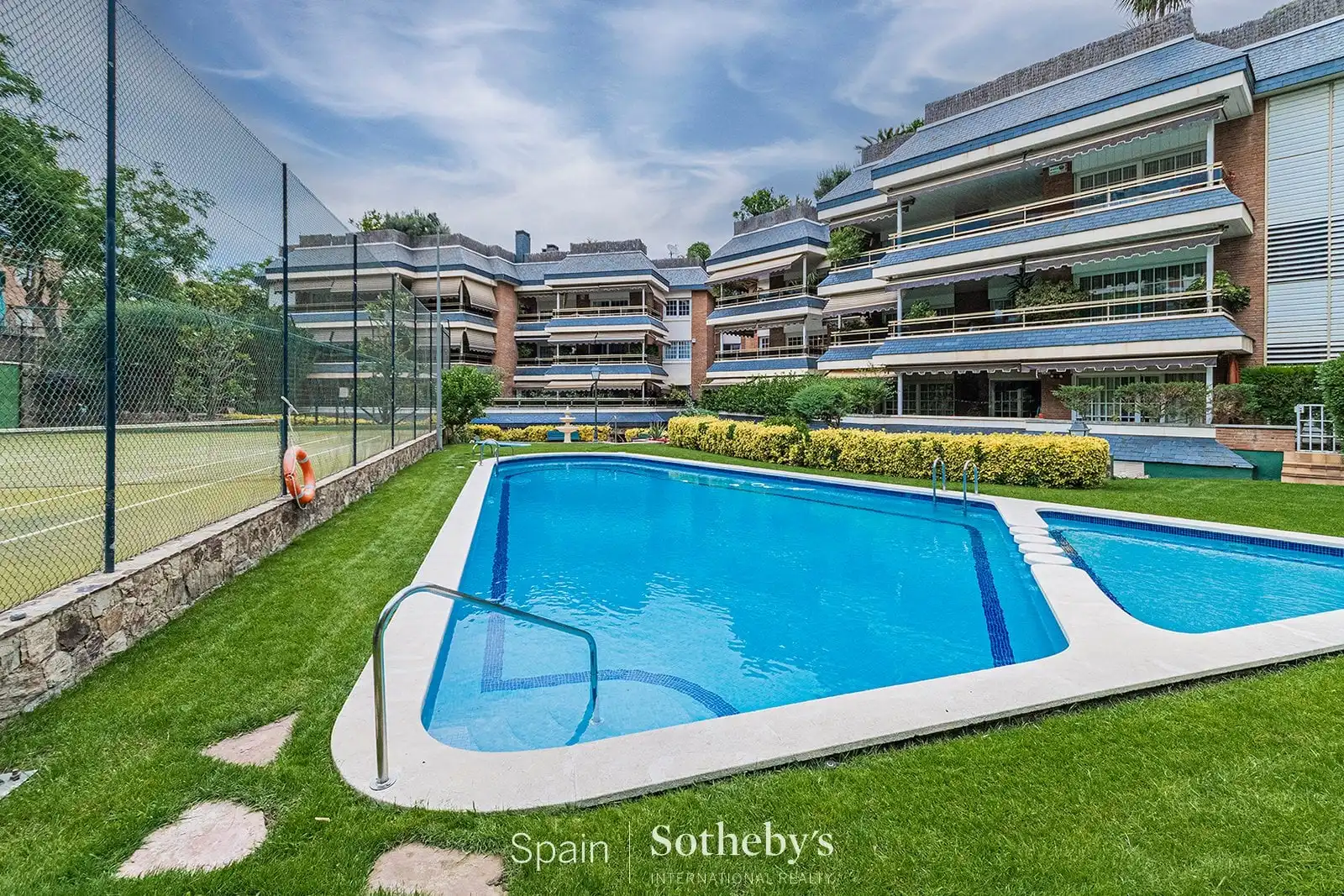 Piscina de Apartamento en venta en Barcelona con Aire acondicionado, Calefacción y Terraza