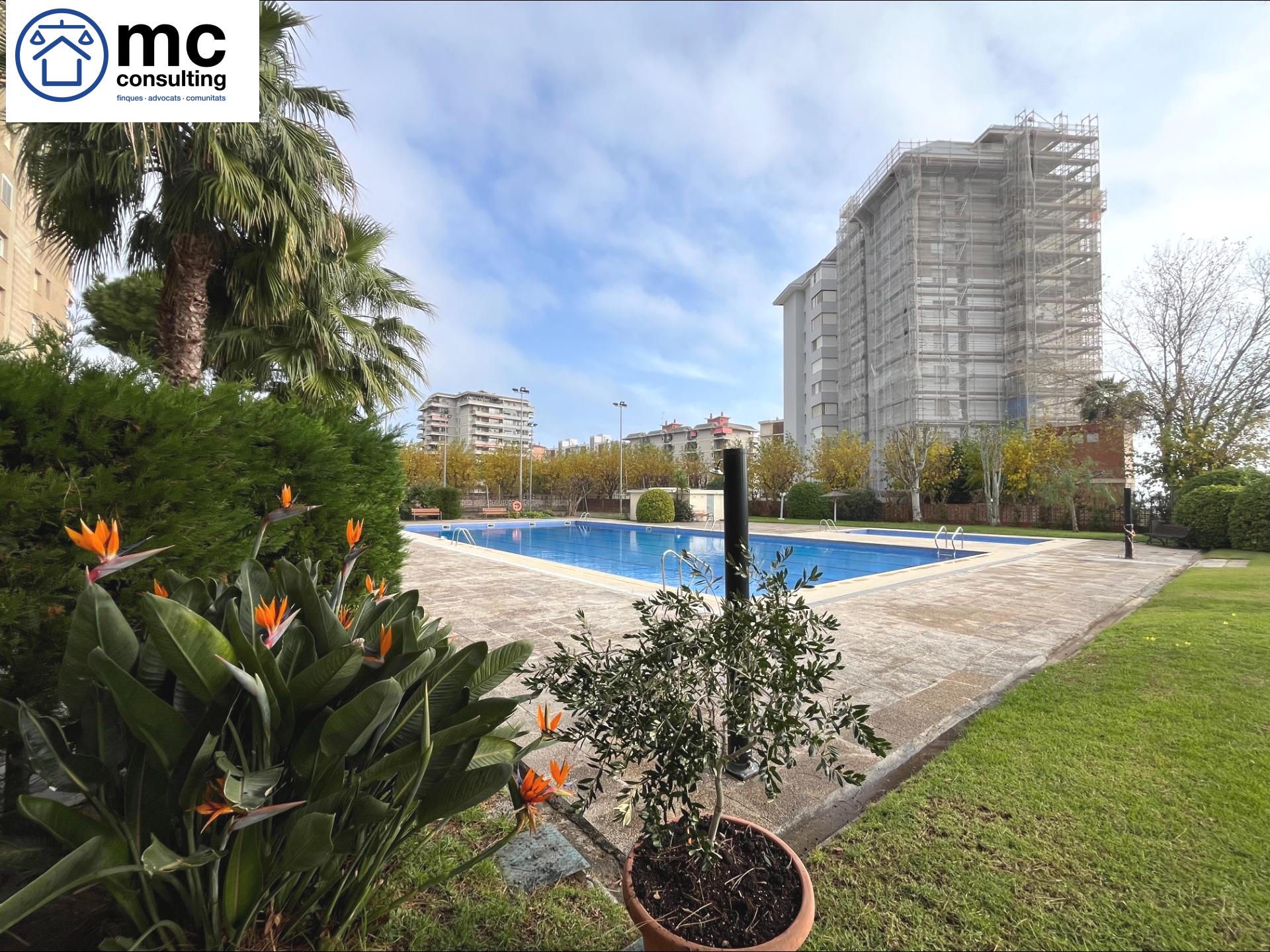 Vista exterior de Pis en venda en Vilassar de Mar amb Calefacció, Terrassa i Alarma