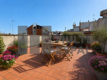 Wohnung mit Balkon zum Verkauf in Carrer de la Garrotxa