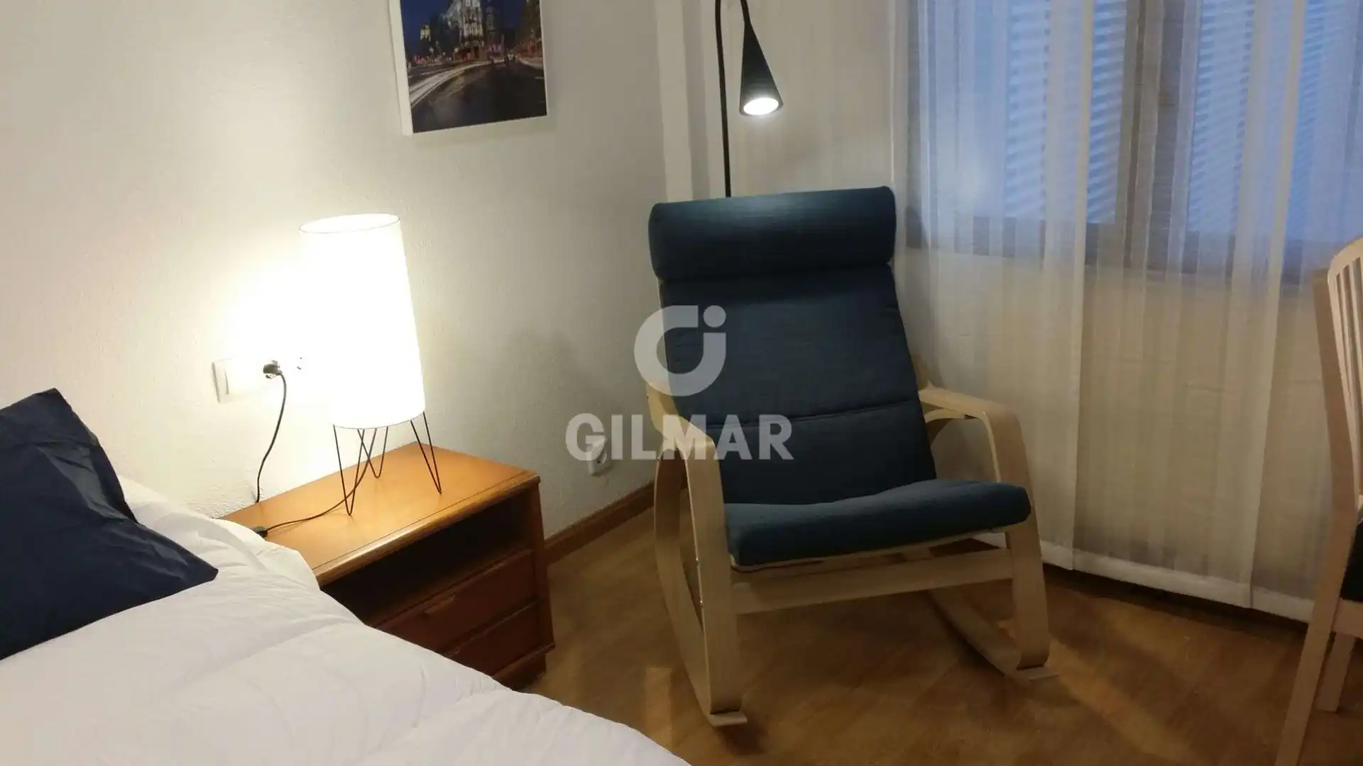 Dormitori de Pis en venda en Madrid amb Calefacció i Balcó