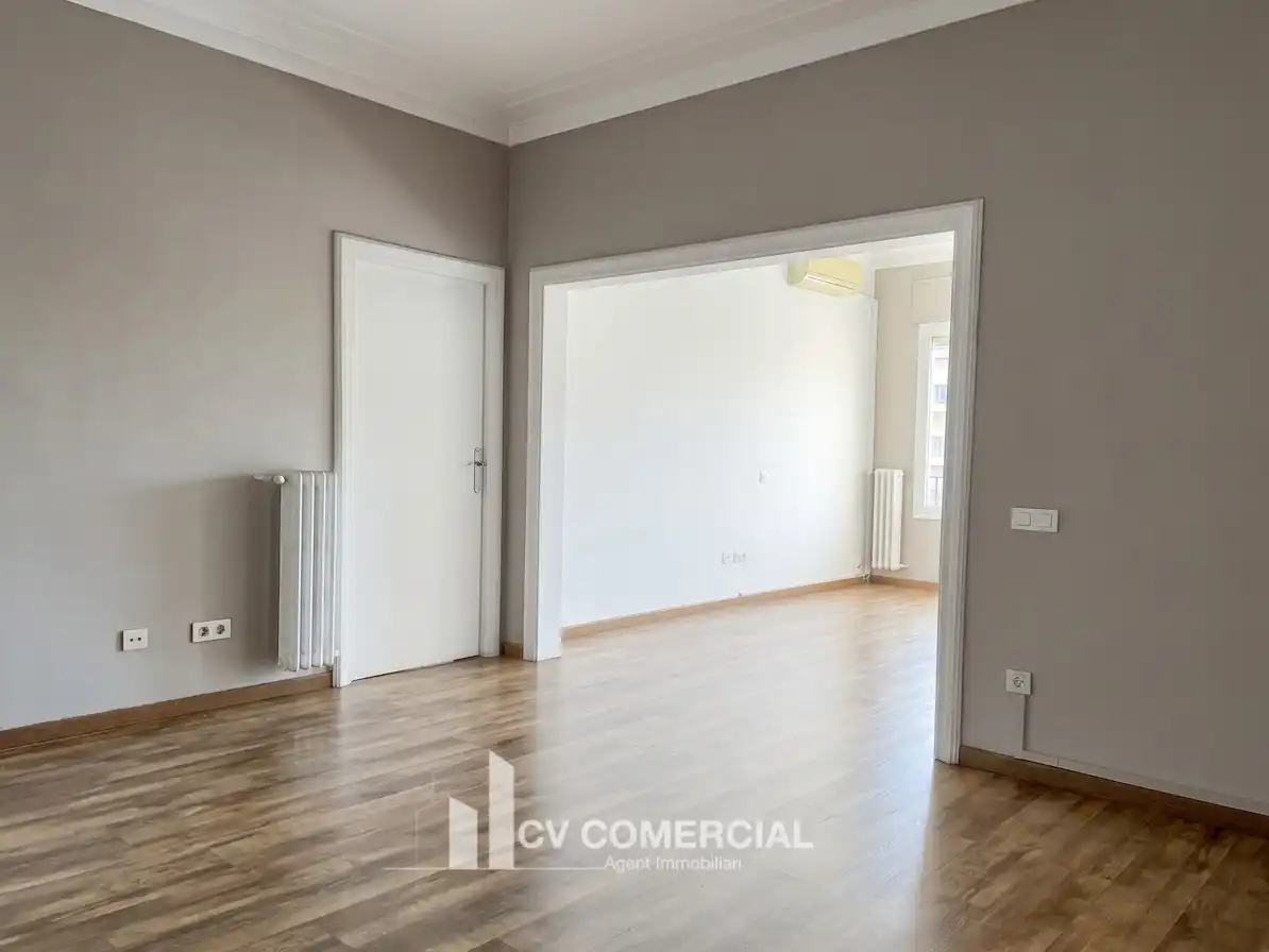 Piso con terraza en venta en Carrer del Comte d'Urgell, imagen 26