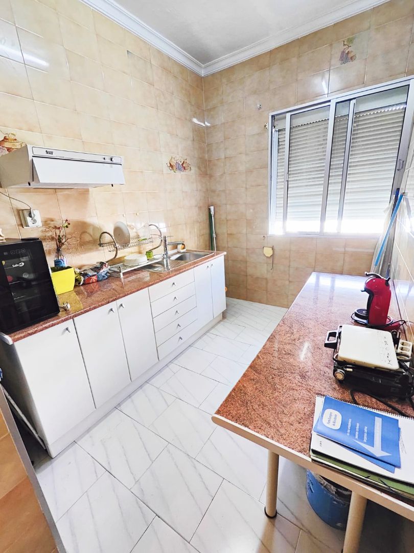 Kitchen of House or chalet for sale in El Viso del Alcor  with Air Conditioner, Terrace and Storage room