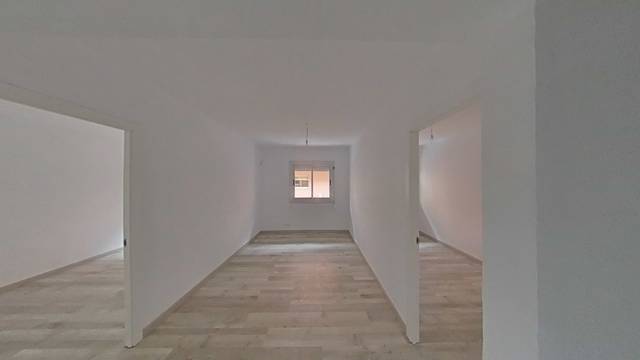 Piso en Venta en C/ Roviralta   en Can Mariner
