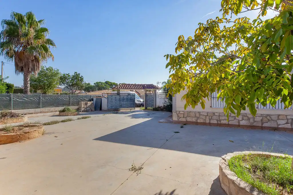 Exterior view of Houses for sale in Montroi / Montroy, Valencia