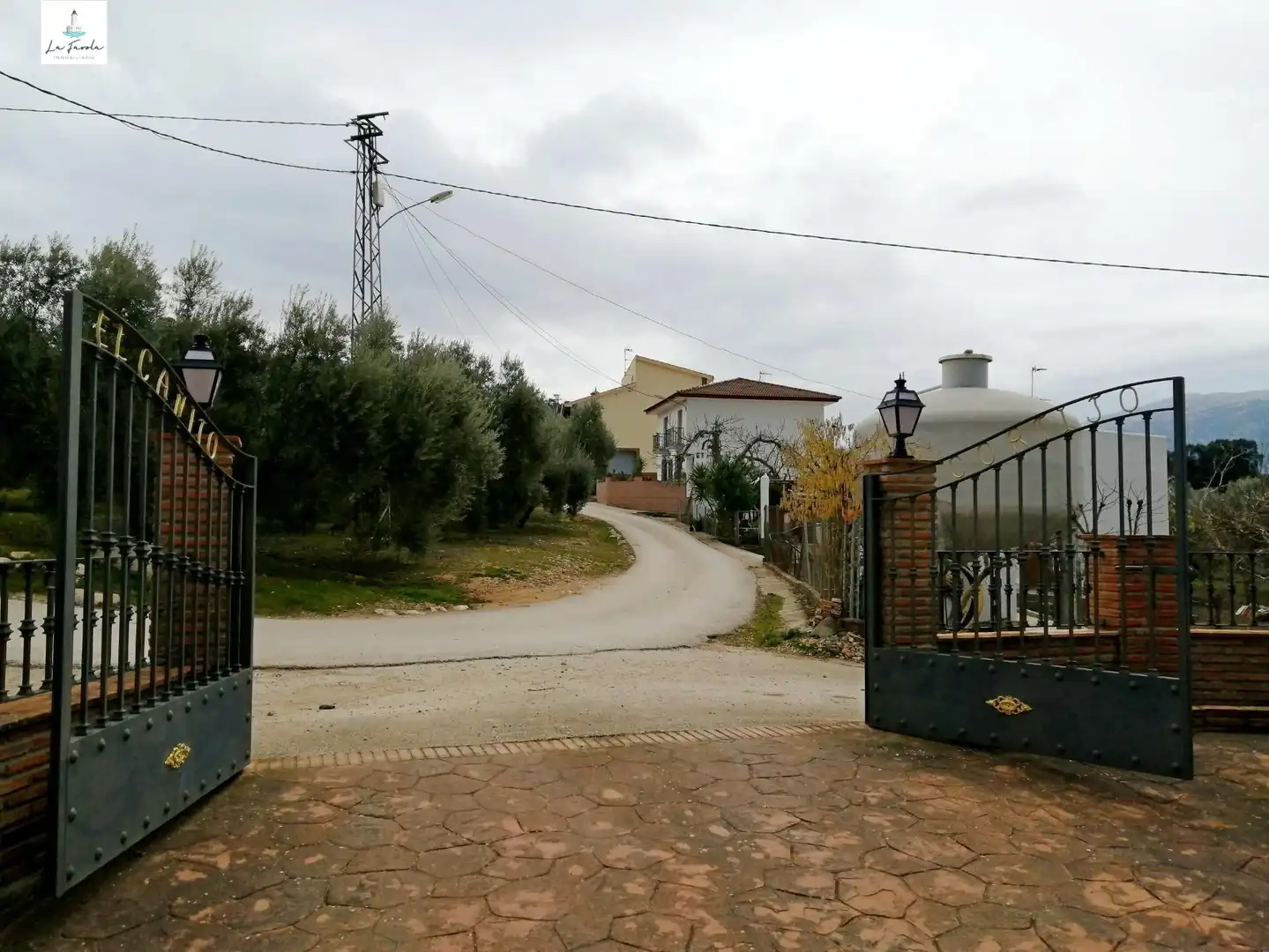 Vista exterior de Casa o xalet en venda en Villanueva del Trabuco amb Jardí privat, Traster i Moblat