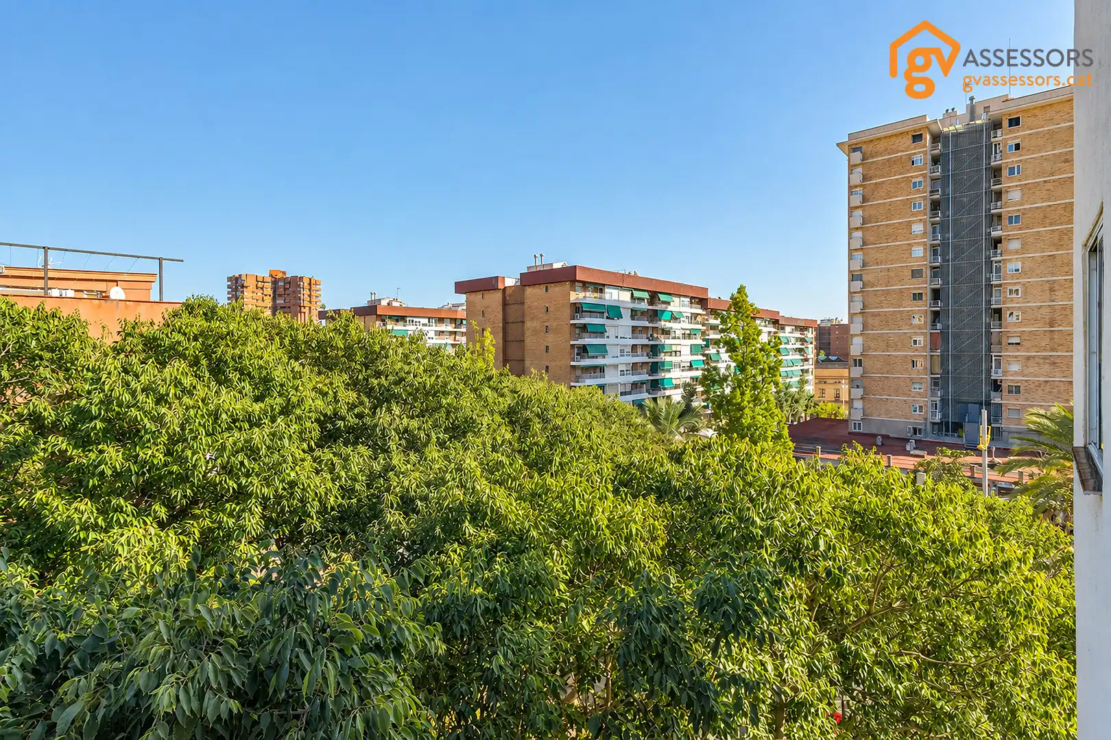 Flat with terrace for sale in Passeig de Valldaura, imagen 2