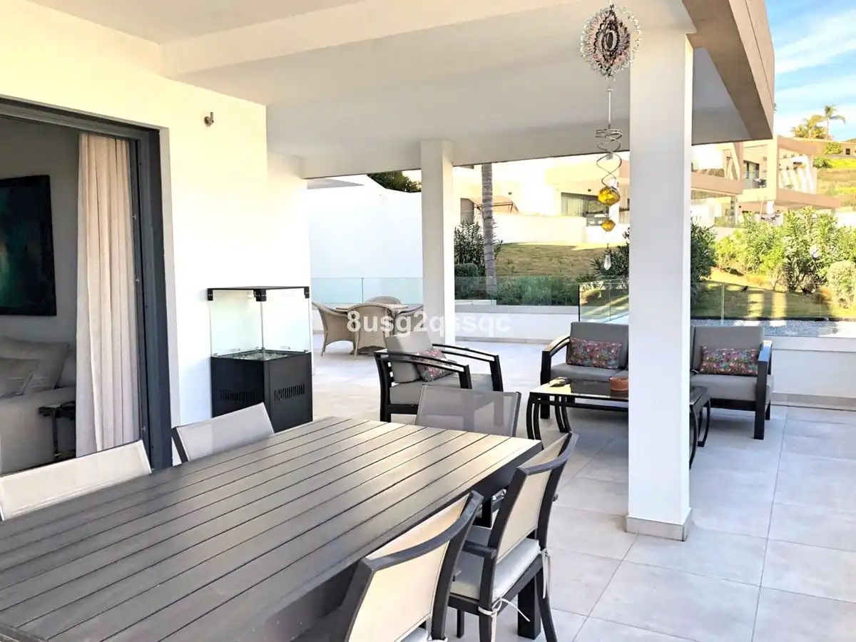 Terrassa de Apartament en venda en Estepona amb Aire condicionat, Terrassa i Moblat