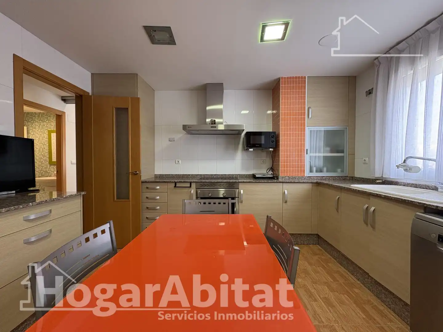 Cuina de Casa adosada en venda en Tavernes de la Valldigna amb Terrassa i Balcó