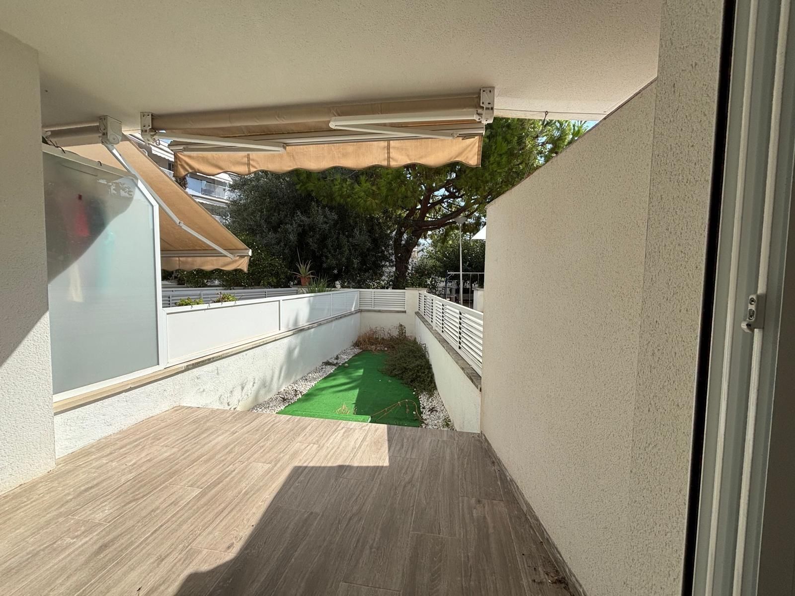 Terrassa de Planta baixa en venda en Vilanova i la Geltrú amb Aire condicionat, Jardí privat i Terrassa