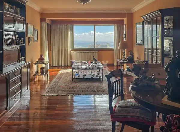 Sala de estar de Piso en venta en Vigo  con Calefacción, Parquet y Terraza