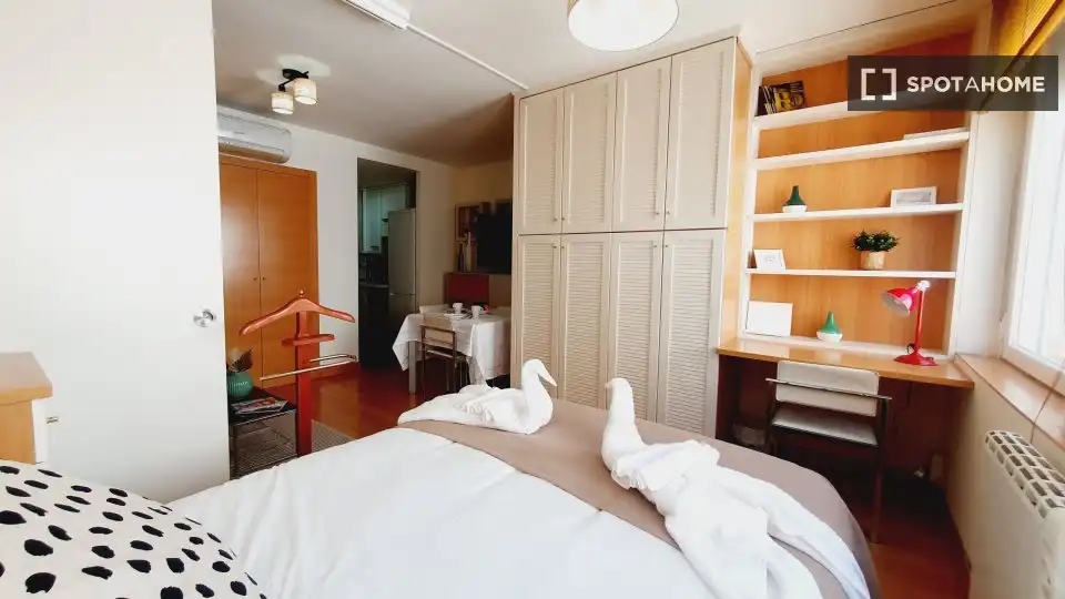 Habitación de Piso de alquiler en Madrid con Aire acondicionado, Calefacción y Amueblado
