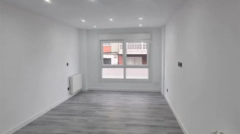 Foto 2 de Piso en venta en Avenida Buenos Aires, 21, Teis, Vigo