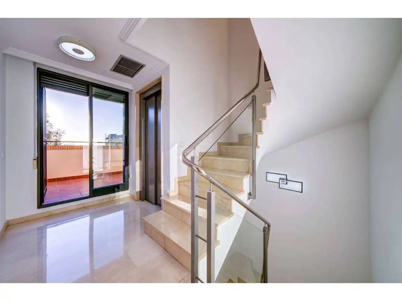 Casa adosada en venta en Valencia con Aire acondicionado, Calefacción y Terraza