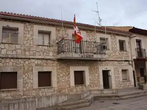 Vista exterior de Casa adosada en venta en Modúbar de la Emparedada con Calefacción, Jardín privado y Trastero