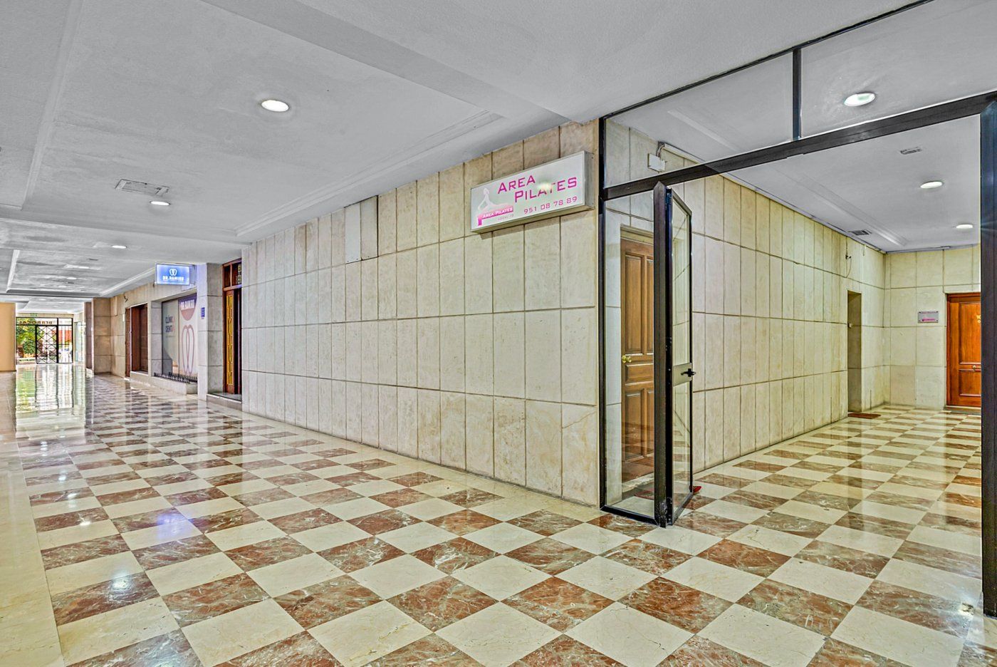 Local de lloguer en Marbella amb Aire condicionat